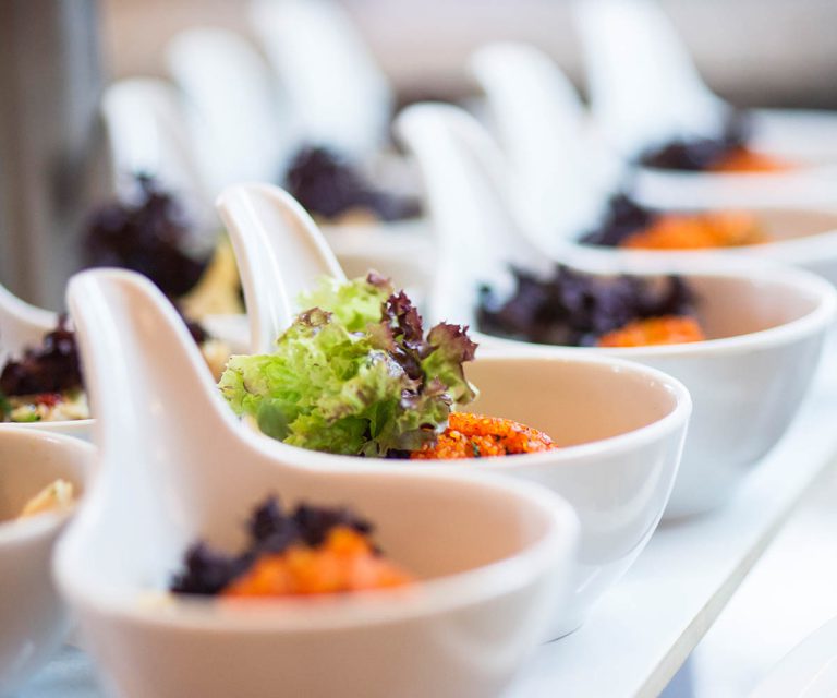 השכרת כלי אוכל לעלייה לתורה